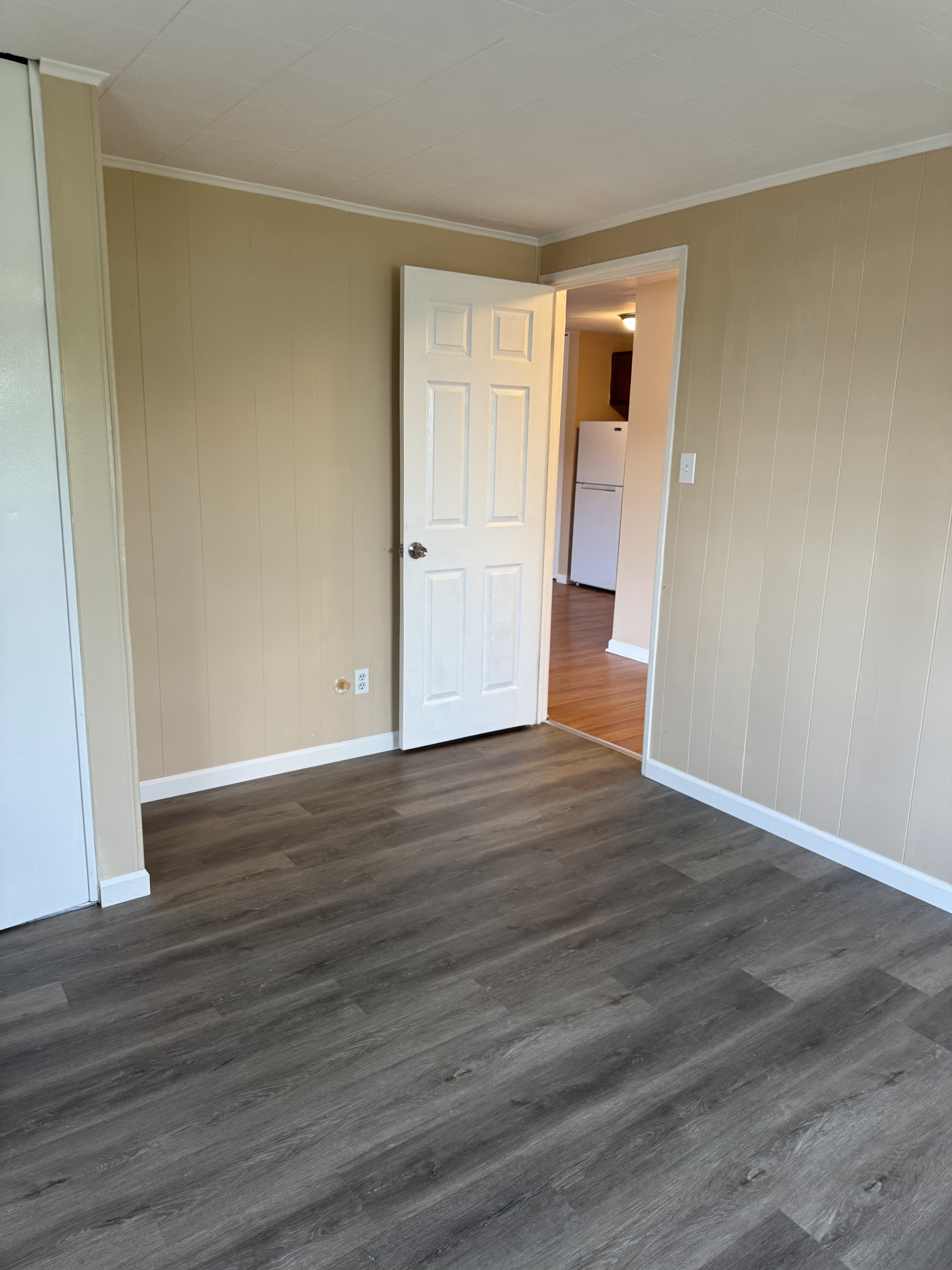 6450 John Ave., Apt #8